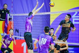 陈梦和黄子韬切磋乒乓球 黄子韬精准狙击陈梦笑点